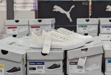Hurley Ladies Slip On Tennis Shoes Retail-$22.99