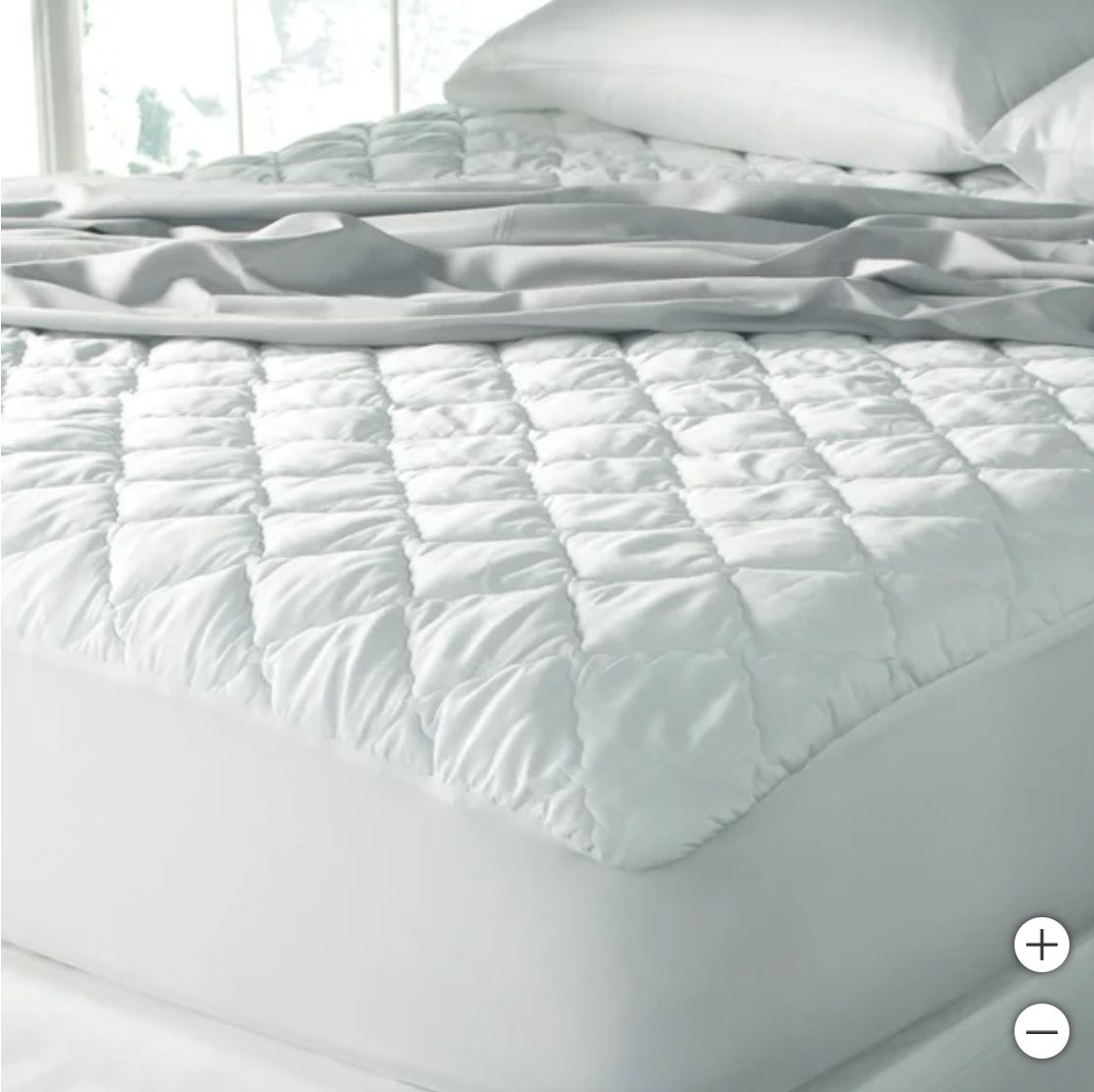 400TC Tommy Bahama Triple Protection Waterproof Mattress Pad - Retail $42.99