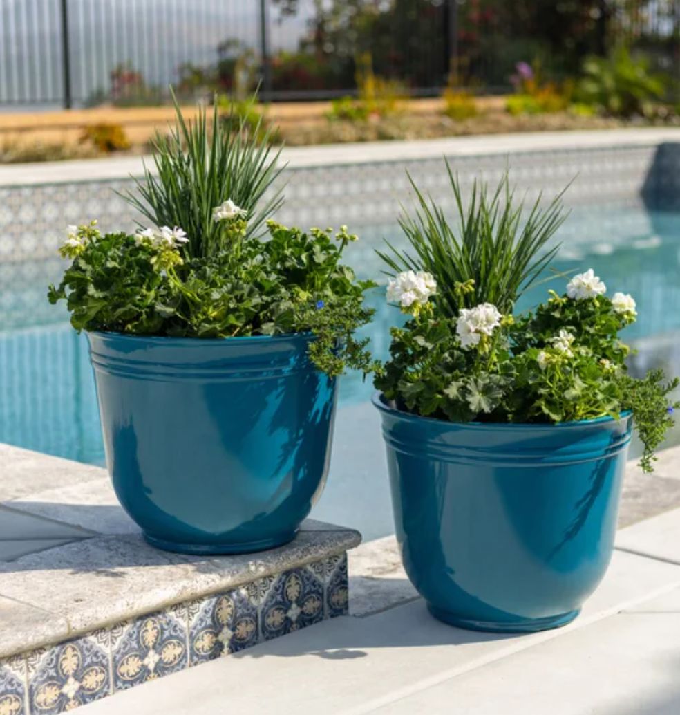 Theo Resin Planters by Trendspot, 2-pack - Retail $42.99