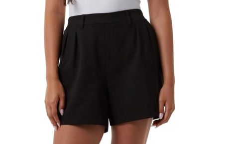 32 Degrees Women Pleated Short -Retail-$ 14.97