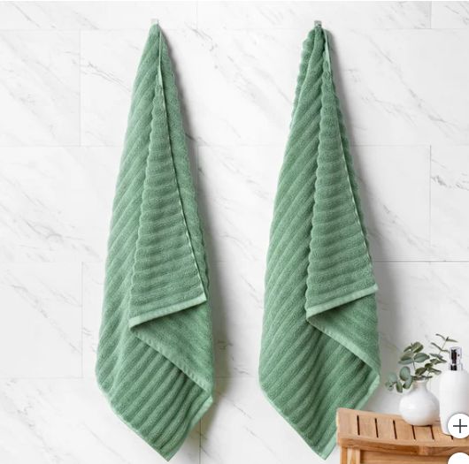WelHome 100% Cotton Bumpy Textured Bath Towel-Retail-$ 8.99, COLOR: GREEN, CONDITION: Like New