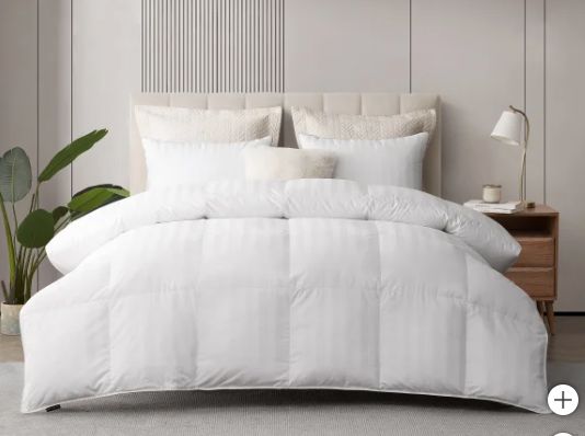 Hotel Grand White Down Comforter Twin - Like New Condition