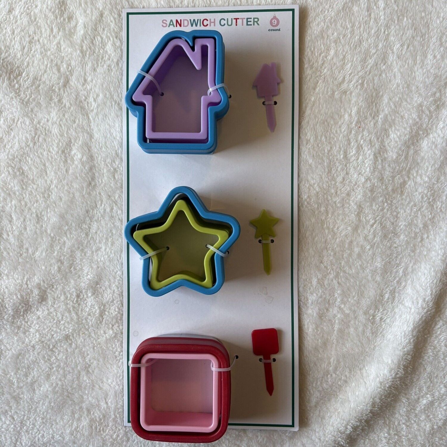 Target Bullseye Sandwich Cutter Set of 9 Pieces with Home, Star &amp; Square Shapes - Retail $10.00