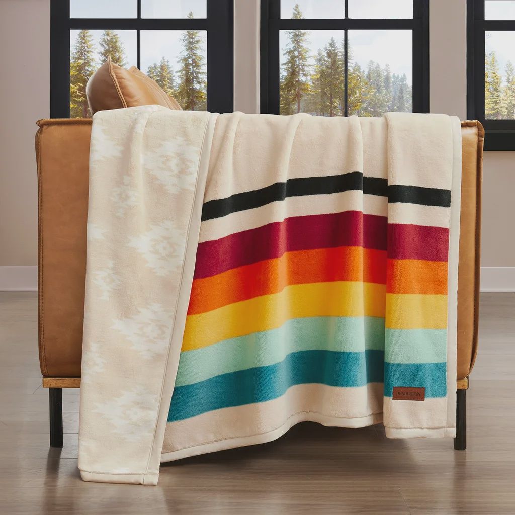 Pendleton Reversible Plush Throw - RETAIL - $19.99