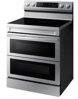 Samsung 6.3 cu. ft. Smart Freestanding Electric Range with Flex Duo Air Fry and Griddle - Retail $1,249.99