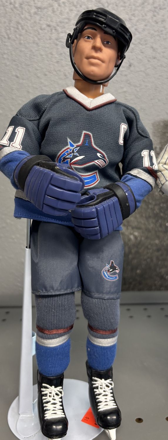 1999 Starting Lineup Mark Messier 12" Figure