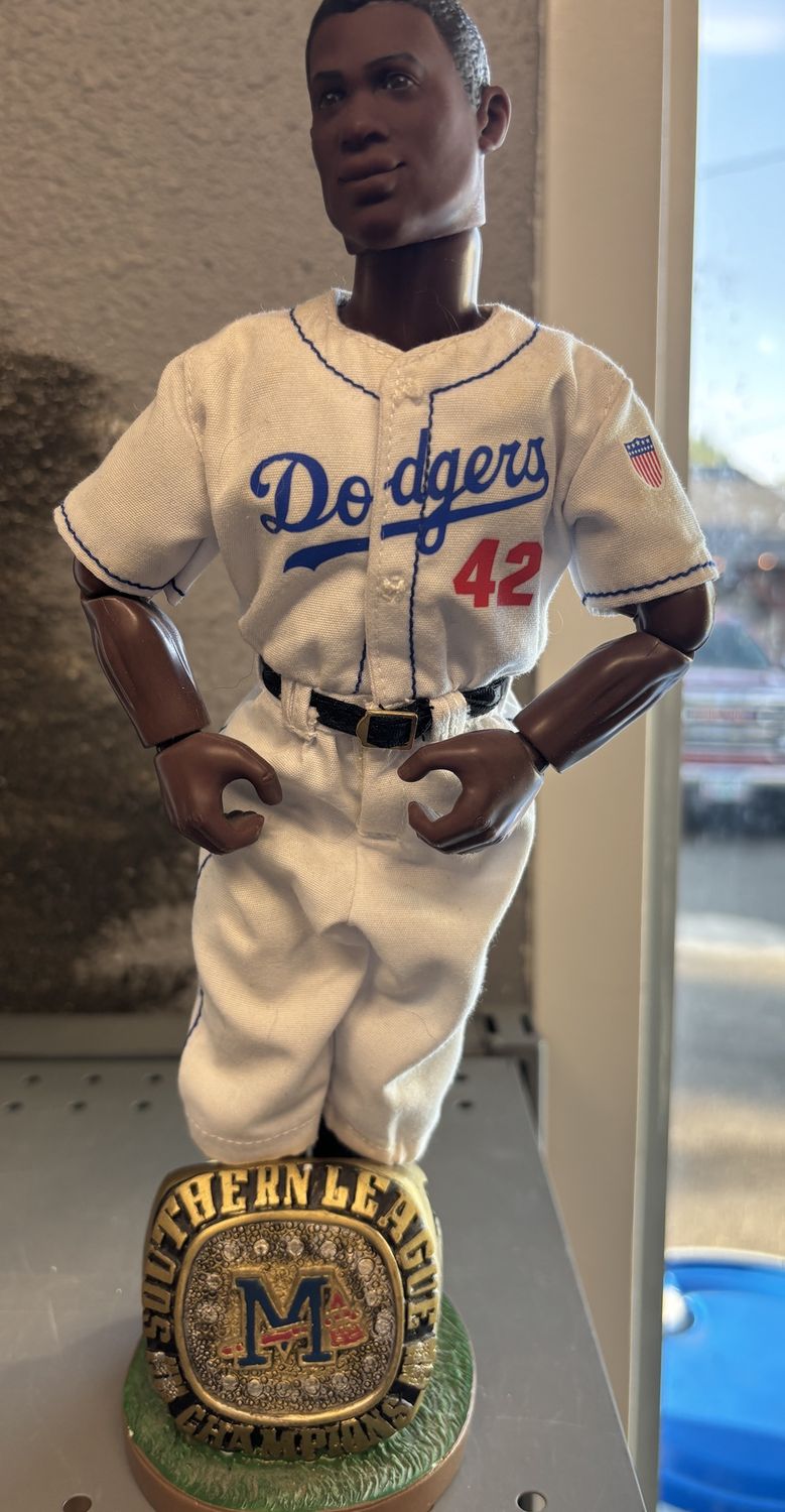 1997 Starting Lineup Cooperstown Collection - Jackie Robinson 12" Figure