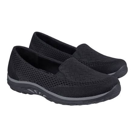 SKECHERS WMNS GLIDE STEP - Retail $37.99