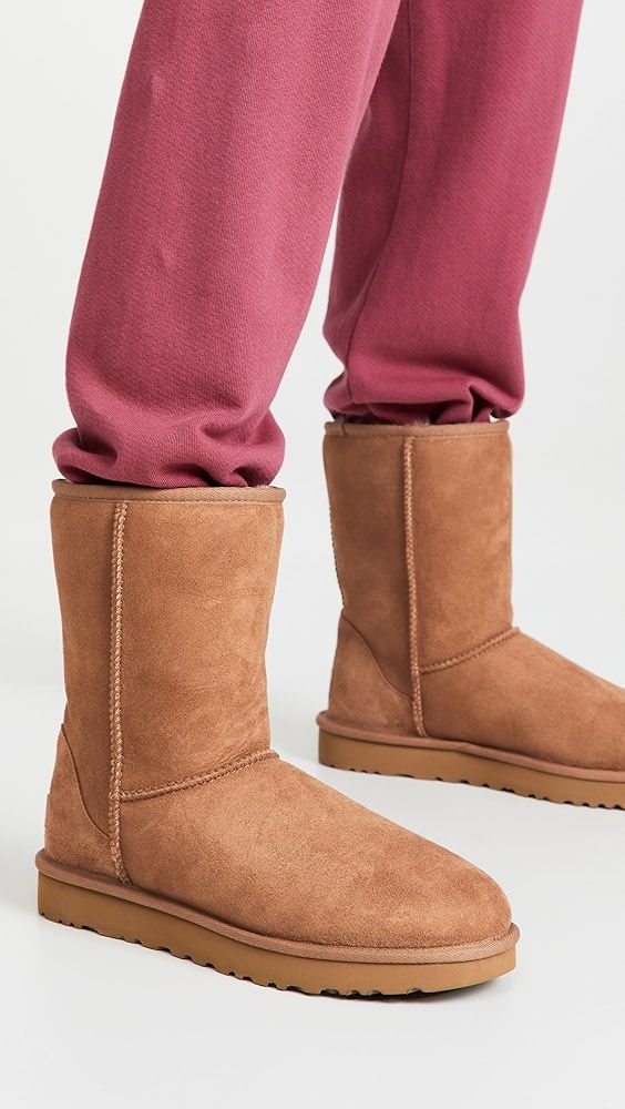 UGG CLASSIC SHORT II BOOT - Retail $114.99