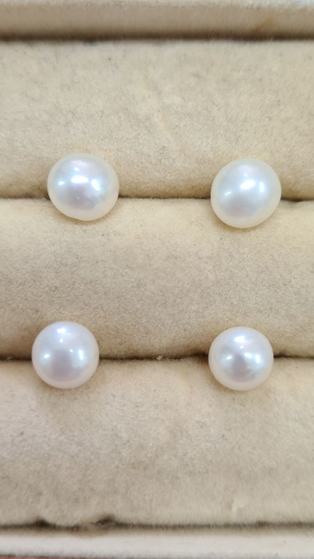 6mm Fresh Water Stud Earrings - Natural