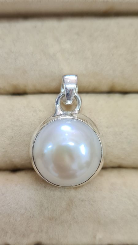 Fresh Water Pearl Necklace - Natural