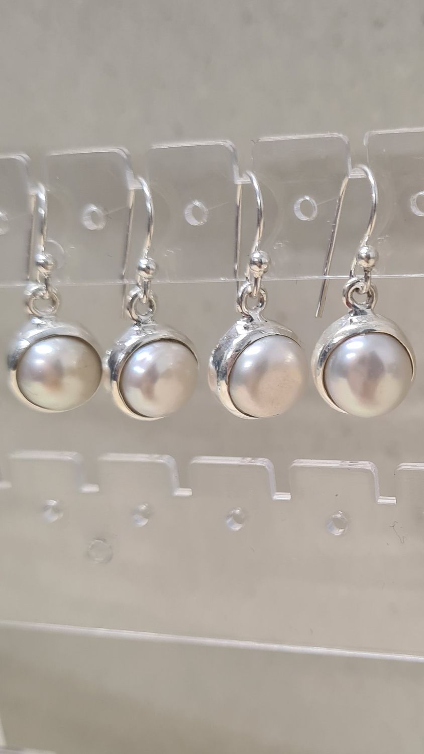 Fresh Water Pearl Dangling Earrings (c)