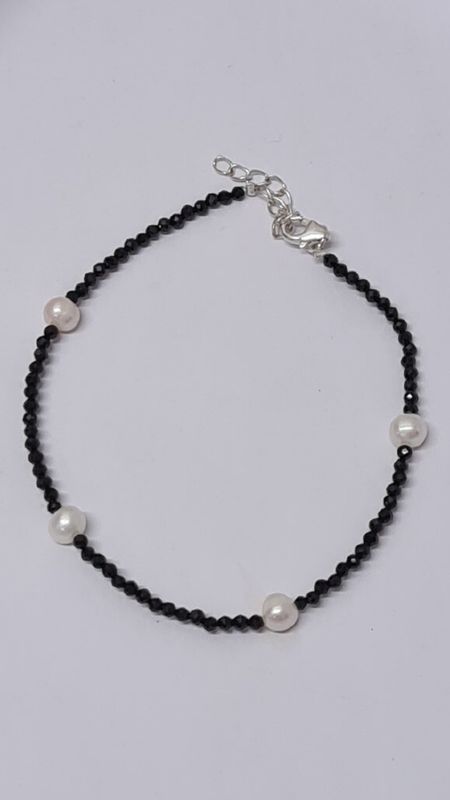 Pearl Bracelet with Black Spinel chain