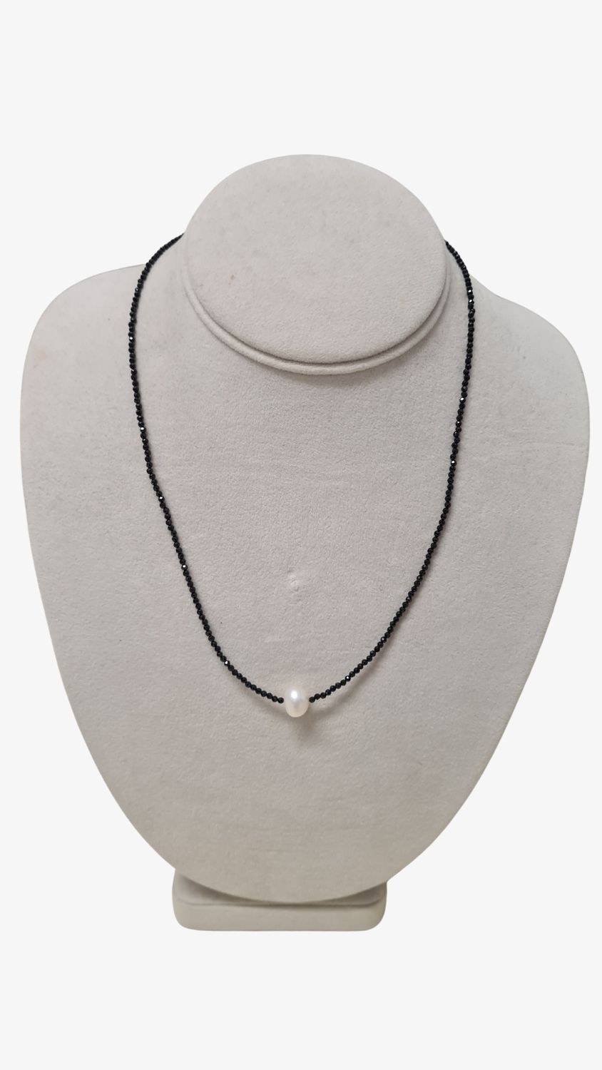 Freshwater Pearl with Black Spinel Chain