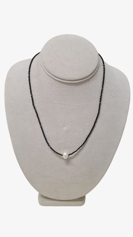 Freshwater Pearl with Black Spinel Chain