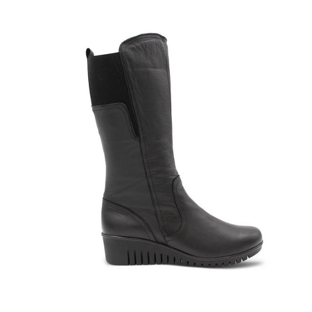 Foam Black leather Boots