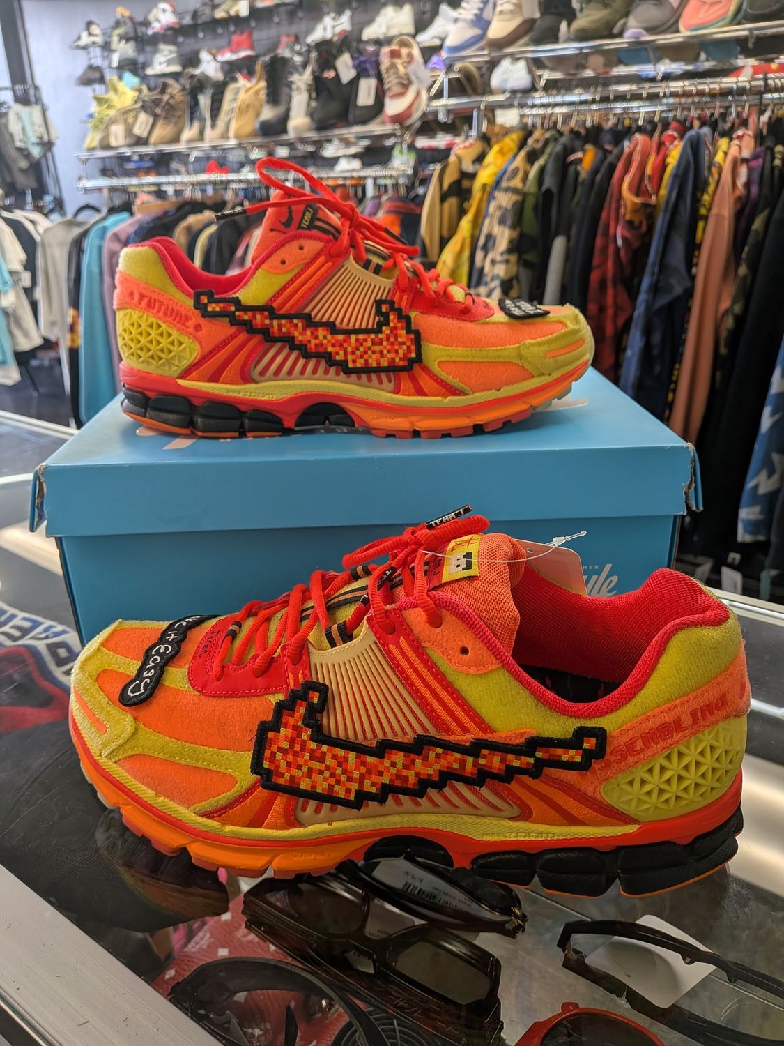 Nike Zoom Vomero 5 Doernbecher Sz 11 (box)