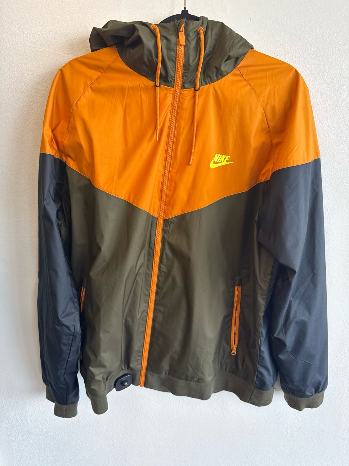 Nike Windbreaker Black/Green/Orange  Sz:XL