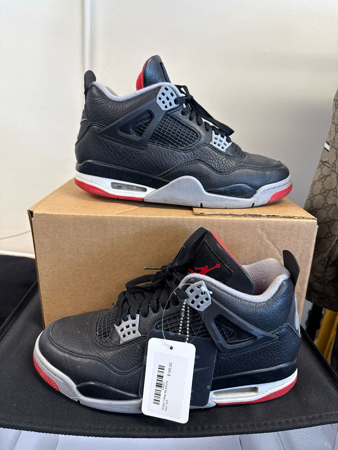 Jordan 4 Bred Sz:9.5 (no box)