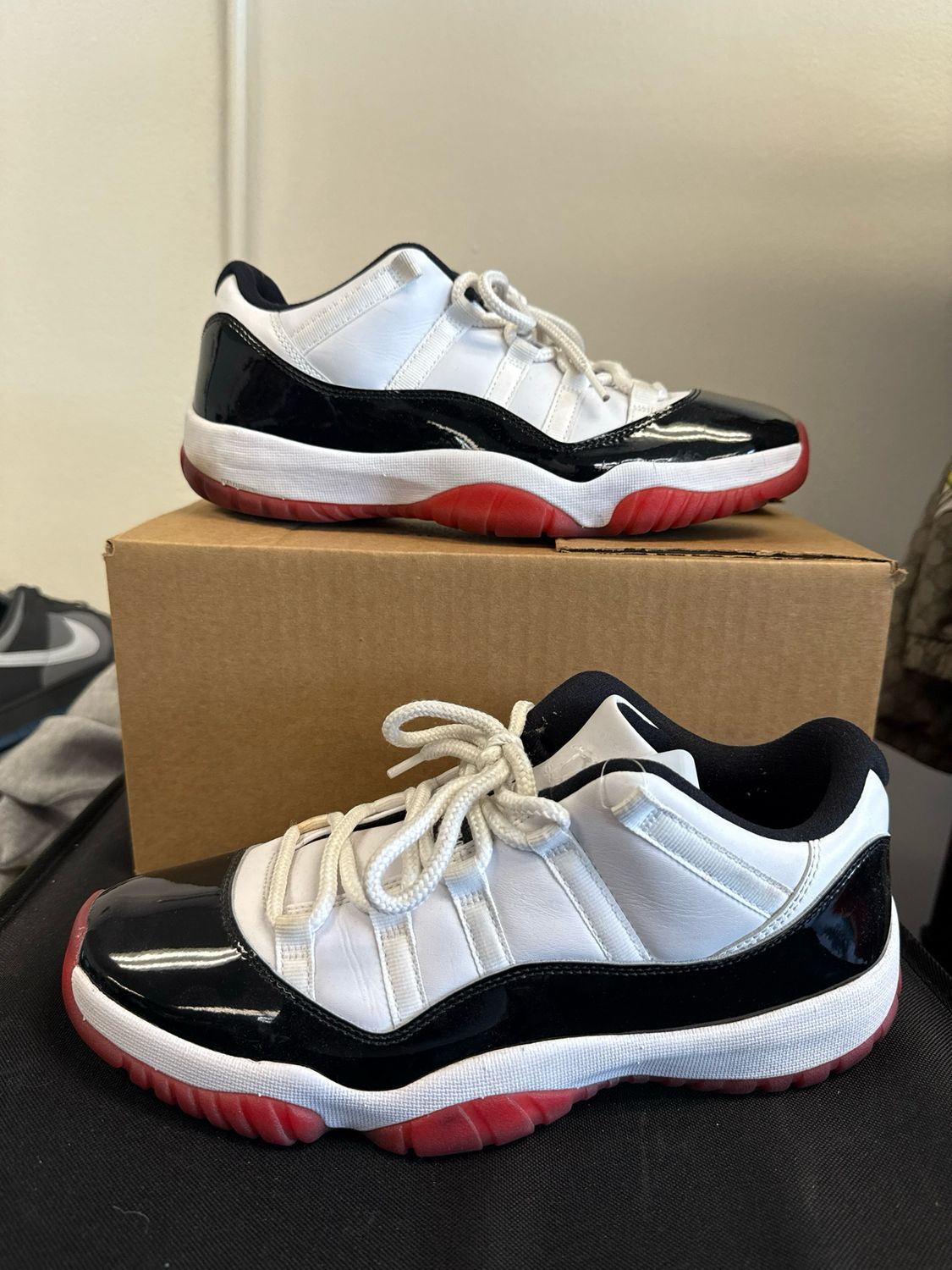 Jordan 11 Low Bred Sz 10.5 (no box)