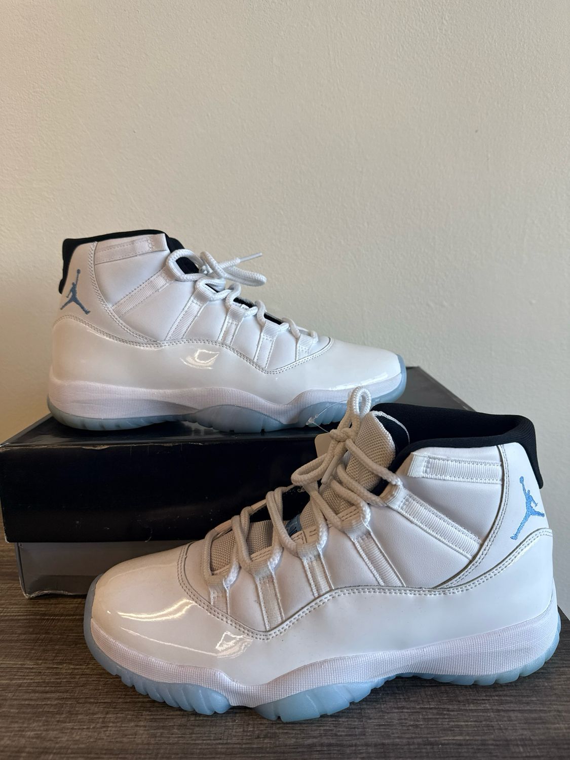 Jordan 11 White Legend Blue (box) Sz 10