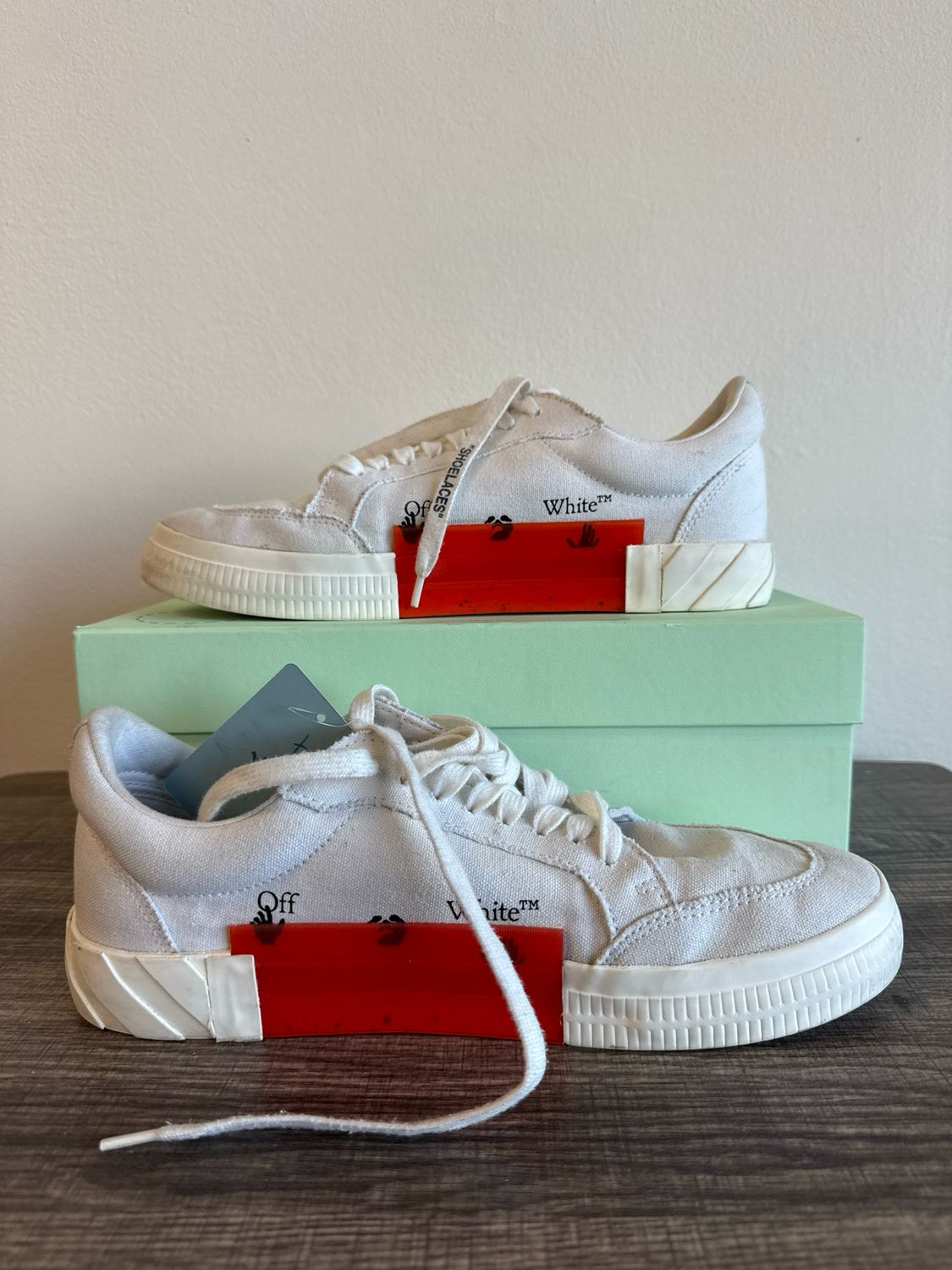 Off-White Vulc Low Canvas White (w/ box)– 43