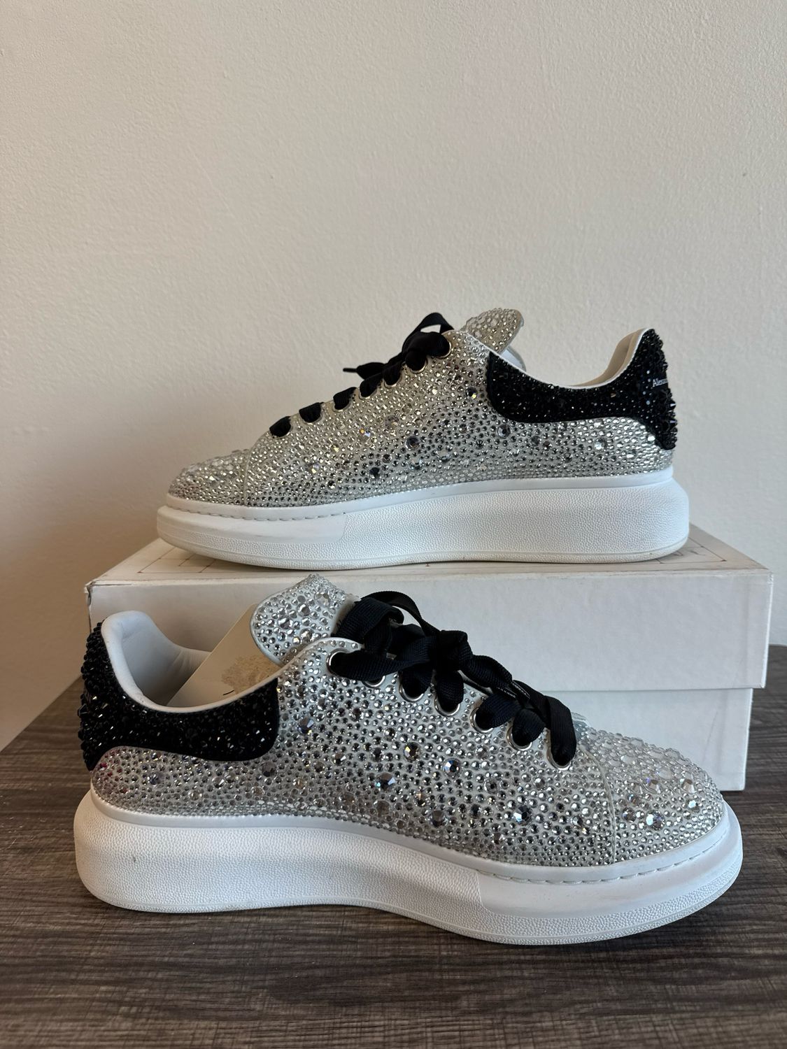 Alexander McQueen Crystal Sz:11 (box)