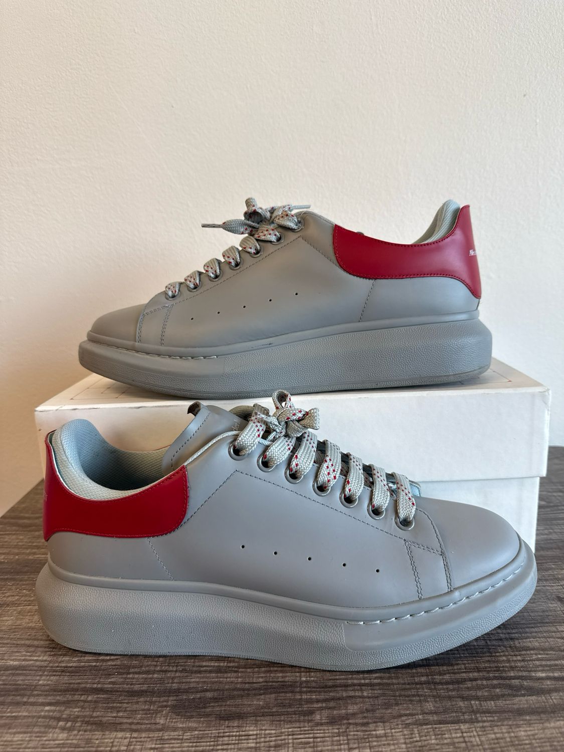Alexander McQueen Gray/Red Sz:45/12 (box)