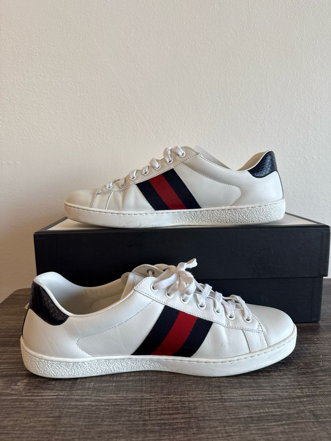 Gucci White Low Sneakers (w/ box)