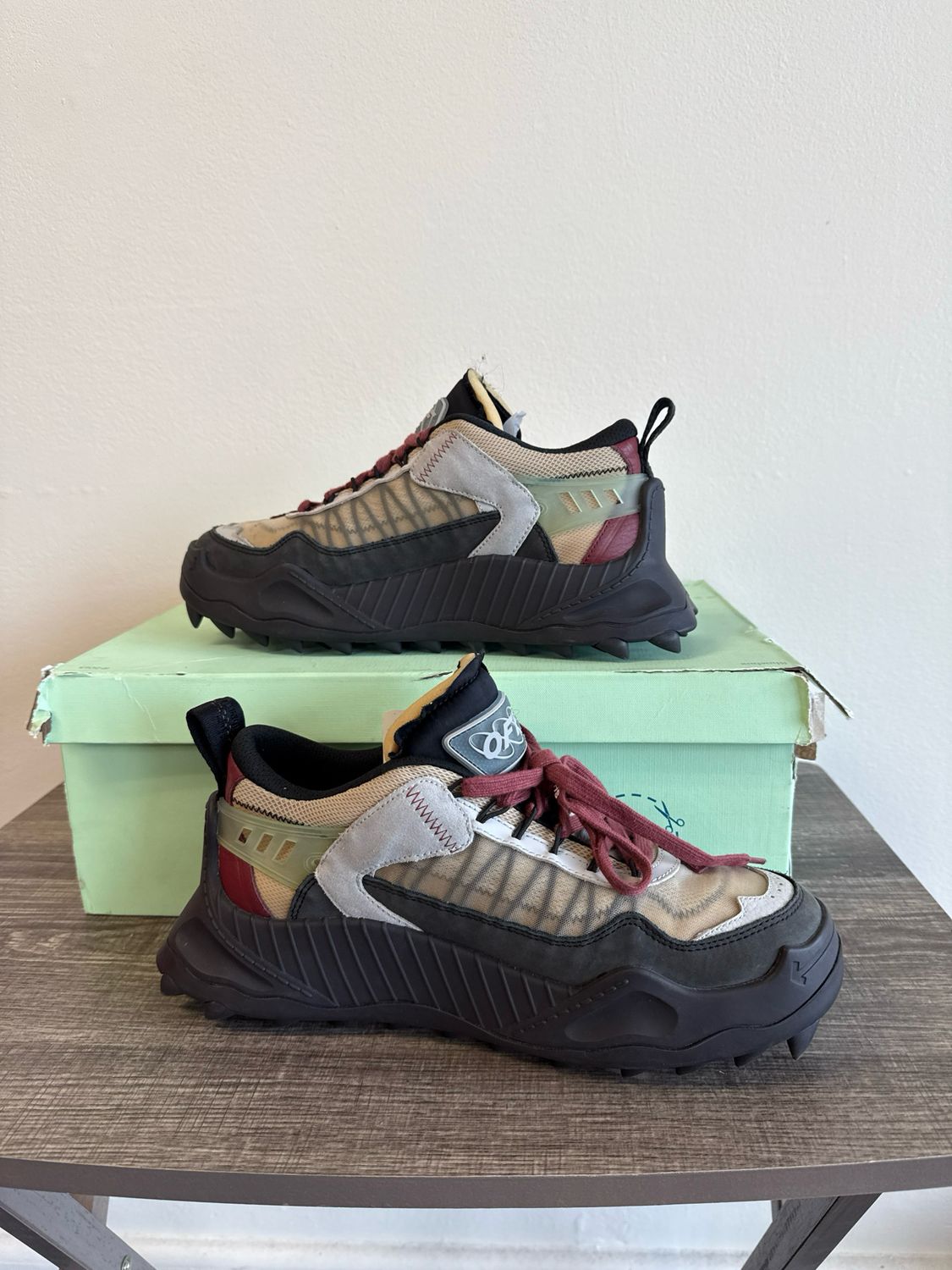 Off-White - ODSY 1000 - Black/Burgundy - 42 (w box)