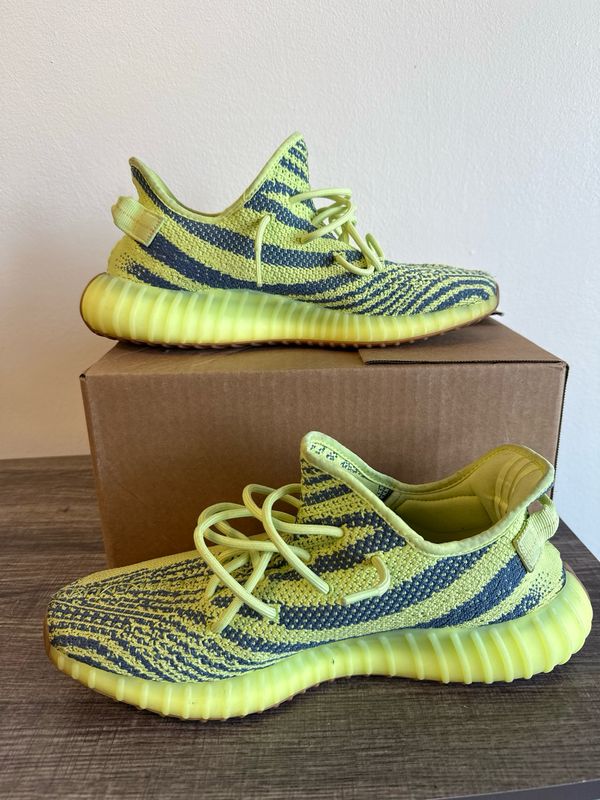 Yeezy 350 v2 Semi Frozen Yellow Sz:13 (no box)