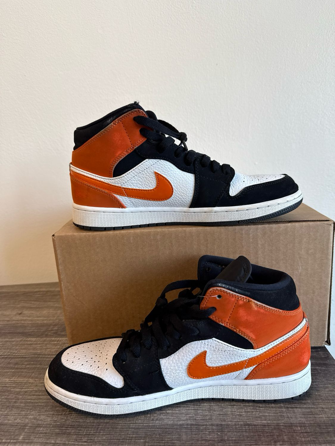 Jordan 1 Black/White/Orange – 9