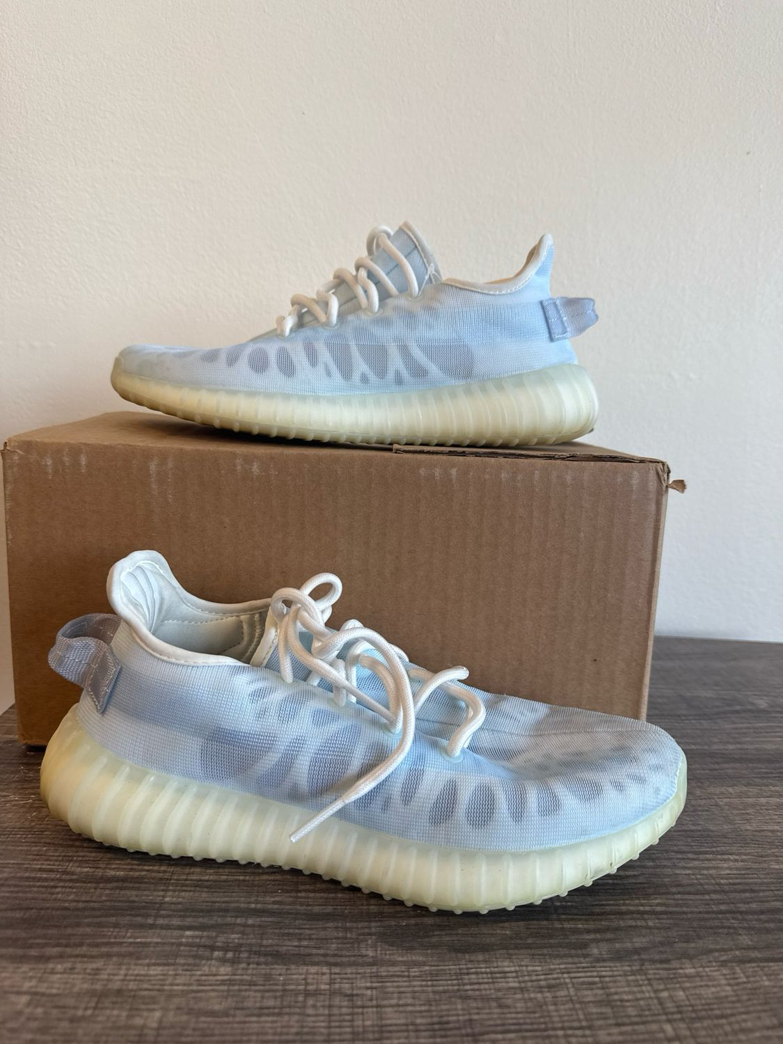 Yeezy 350 Mono Ice Sz:7.5 (no box)