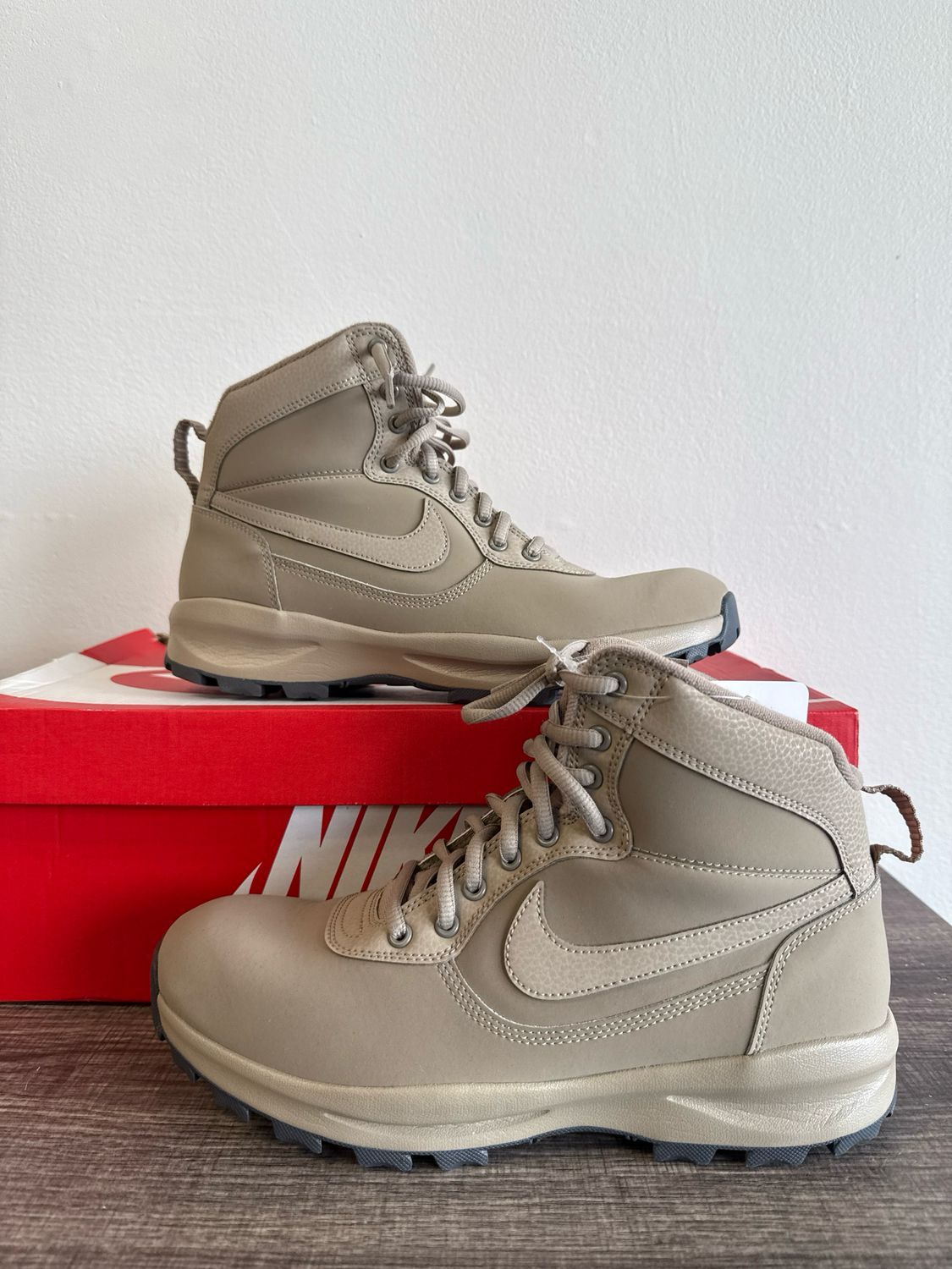 nike  manoadome boots(used) box Sz 9.5
