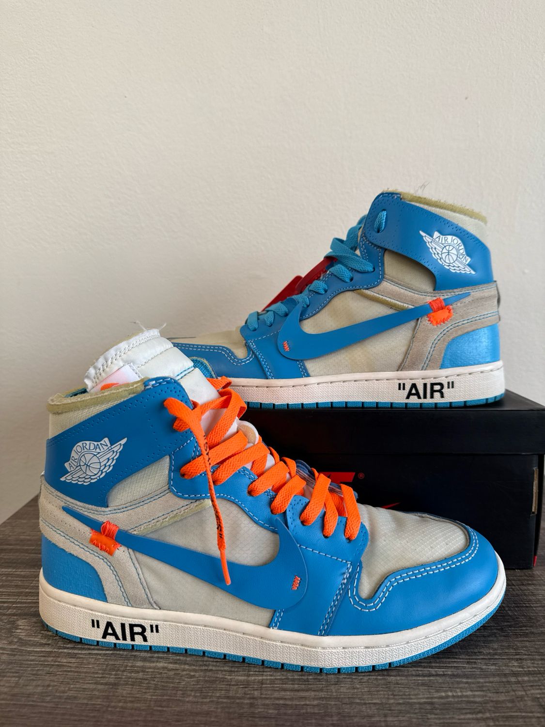 Off-White Jordan 1 UNC Sz:10 (box)