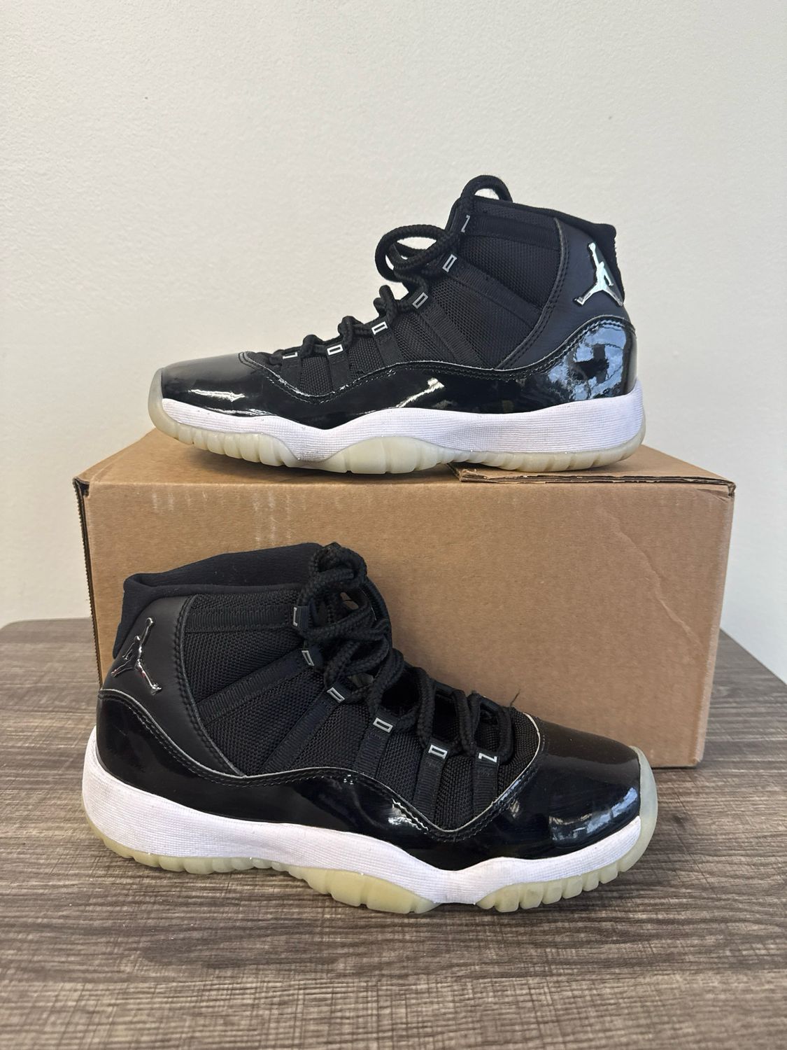 Nike Jordan 11 Jubilee Sz 7Y