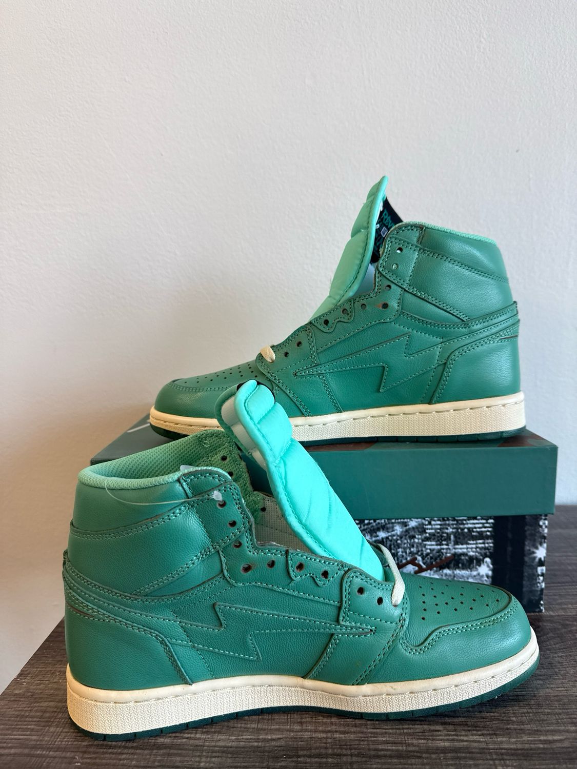Kiy Mint (New; Box) Sz 9