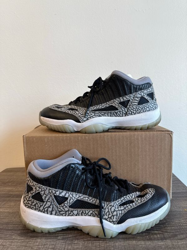 Retro 11 IE Bred SZ 9.5 (box)