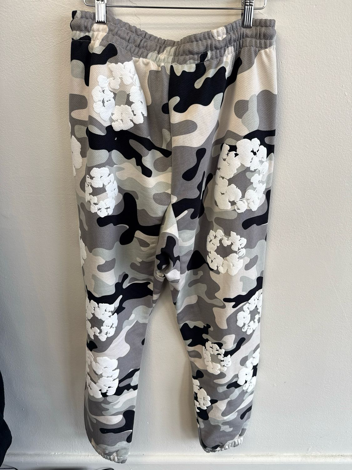 Denim Tears White Camo Wreath Sweatpants (new) - M