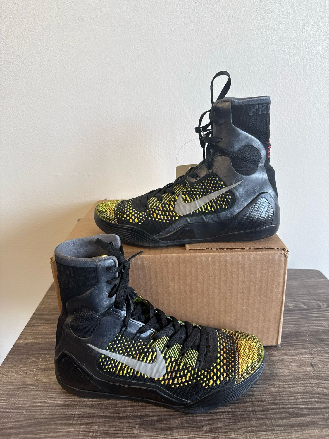 Kobe High Top Elite 9 Inspiration (No Box) Sz 9.5