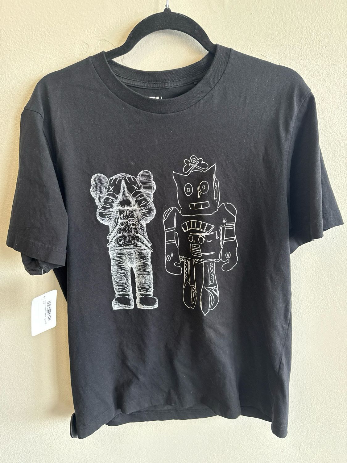 Uniqlo x Kaws Black Tee Sz L