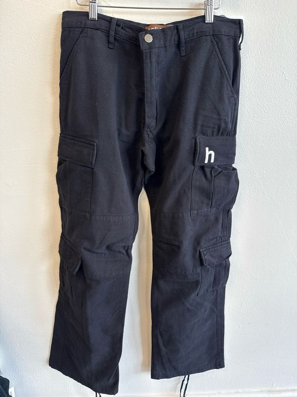 Holiday Black Cargos Sz:30