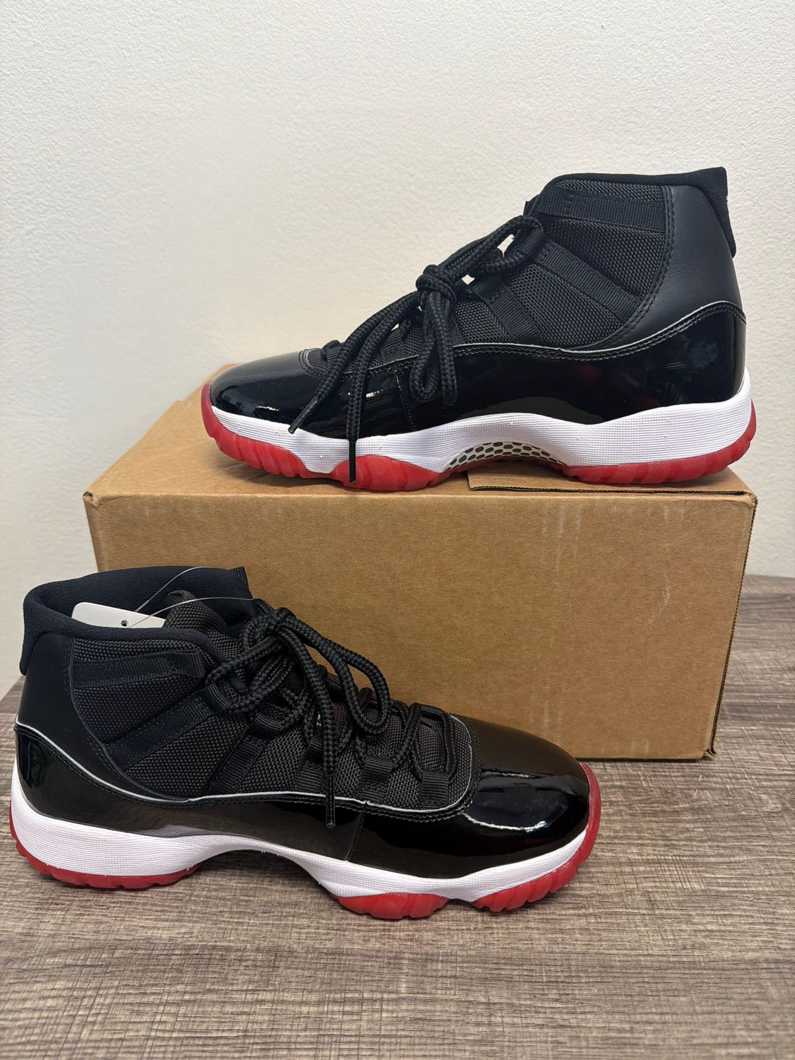 Nike Bred 11 Sz 8