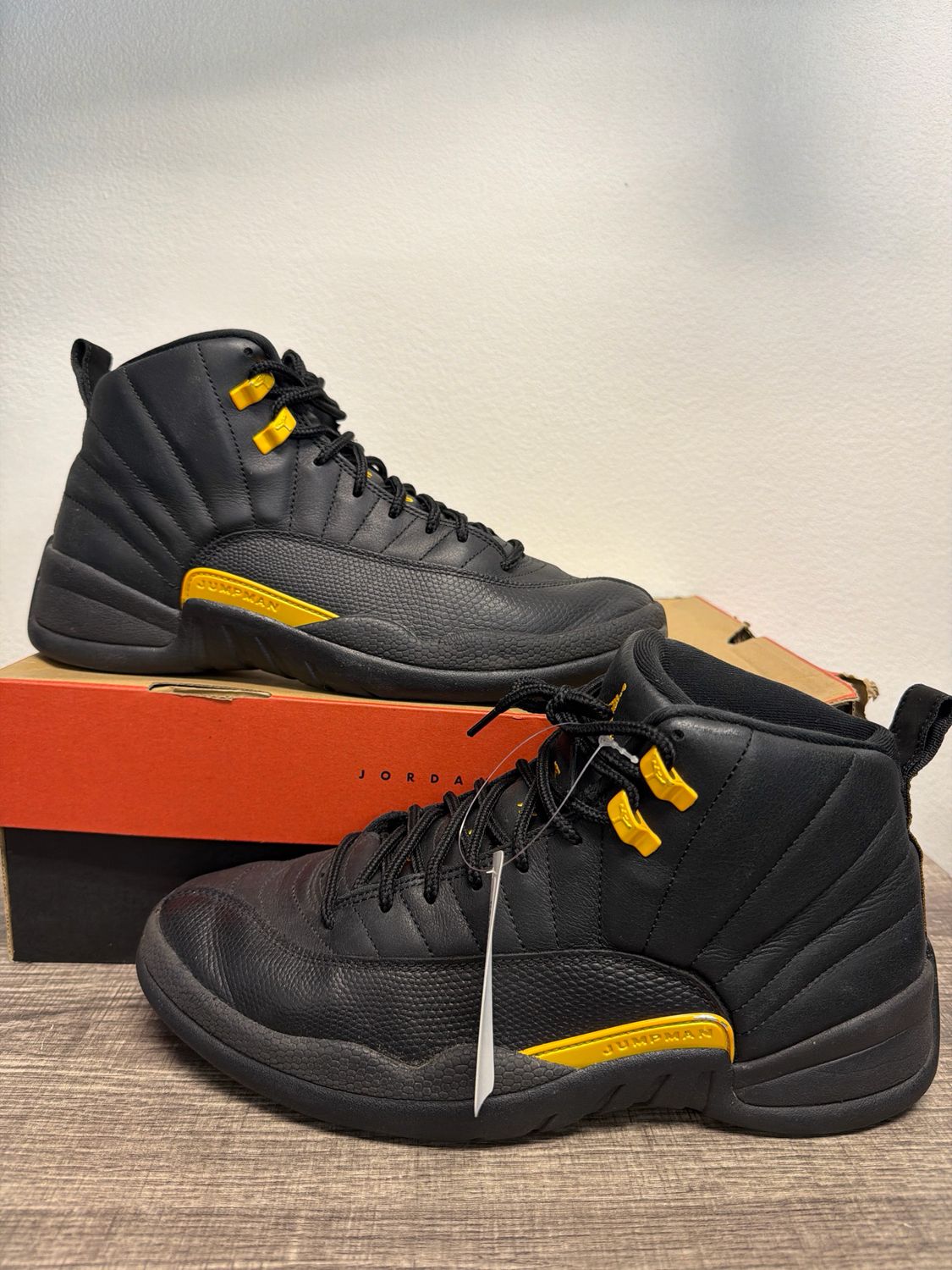 Jordan Retro 12 Black Taxi Sz 10.5