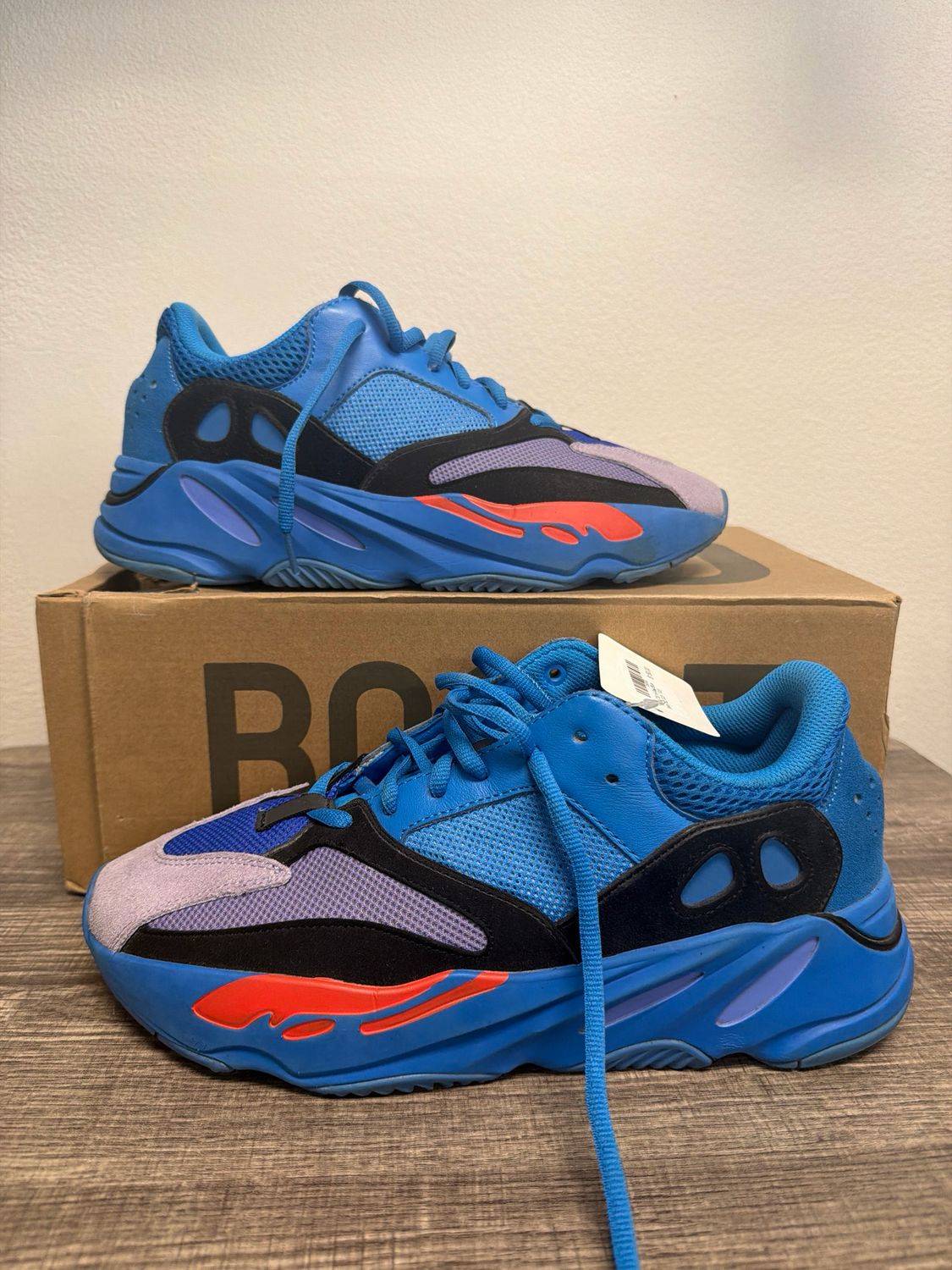 Yeezy 700 Hi-Res Blue (box) Sz:10.5