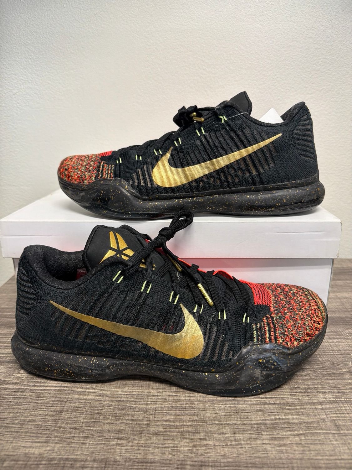 Kobe Xmas 2015 (box) Sz:11