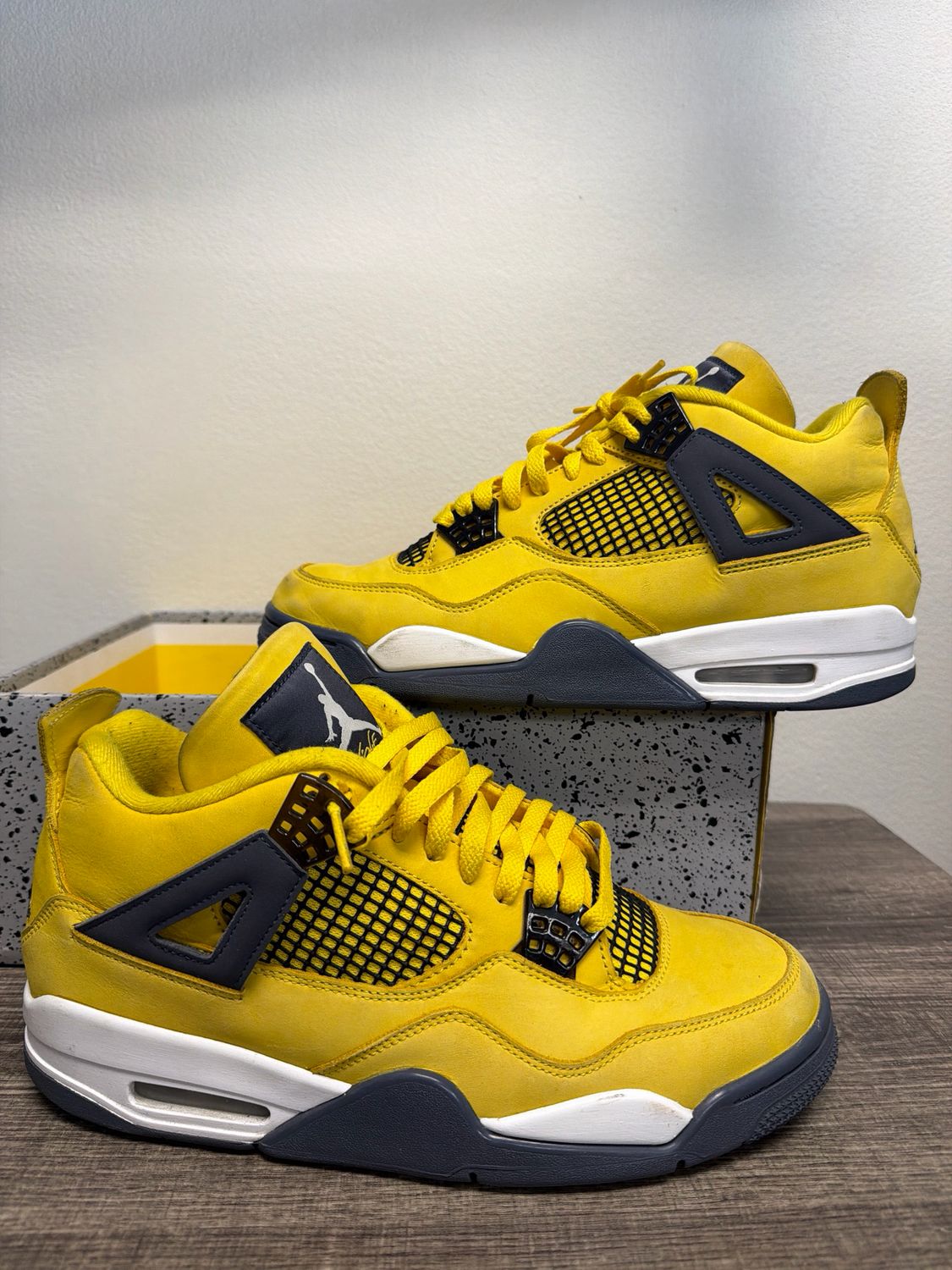 Jordan 4 Lightning (box) Sz:10