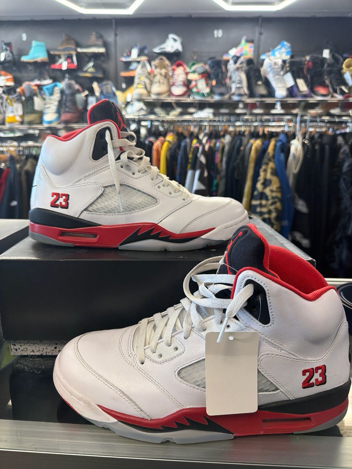 Retro 5 Fire Red Black Tongue (Box) Sz:10.5