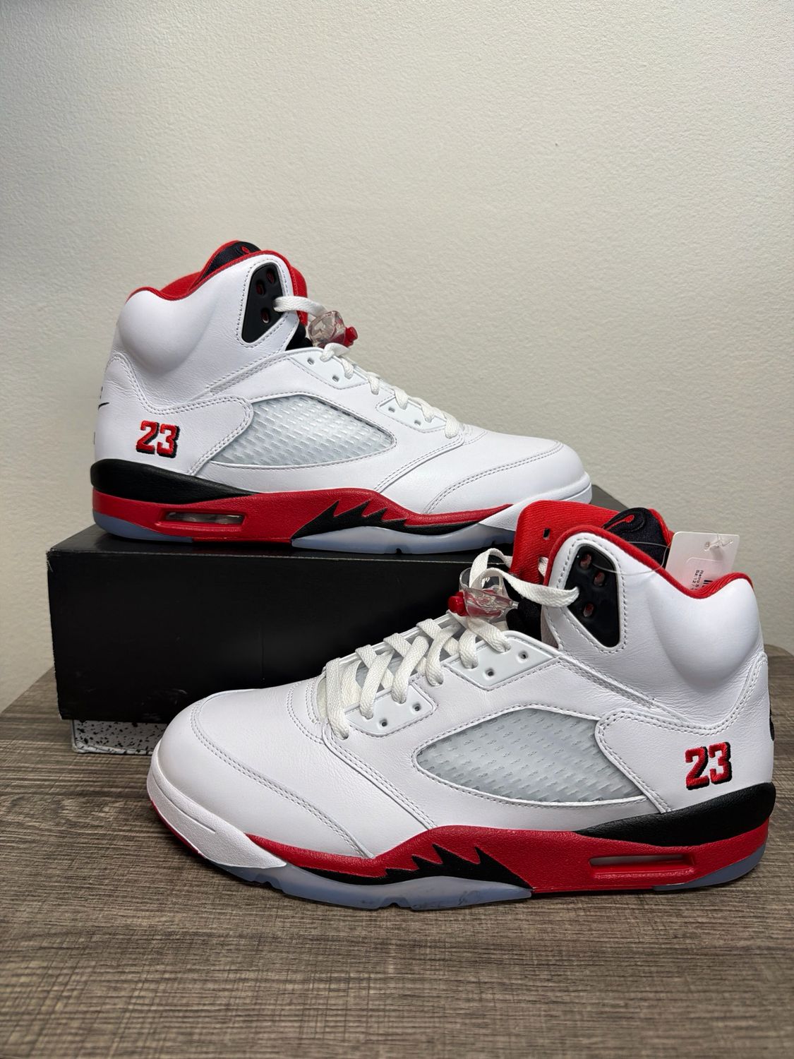 Retro 5 Fire Red (Box) Sz:12