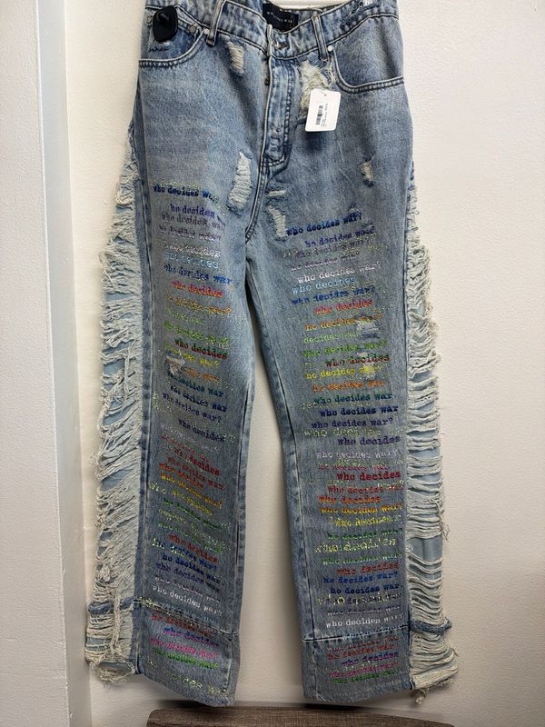WDW Jeans w/Embroidered Text Sz:34
